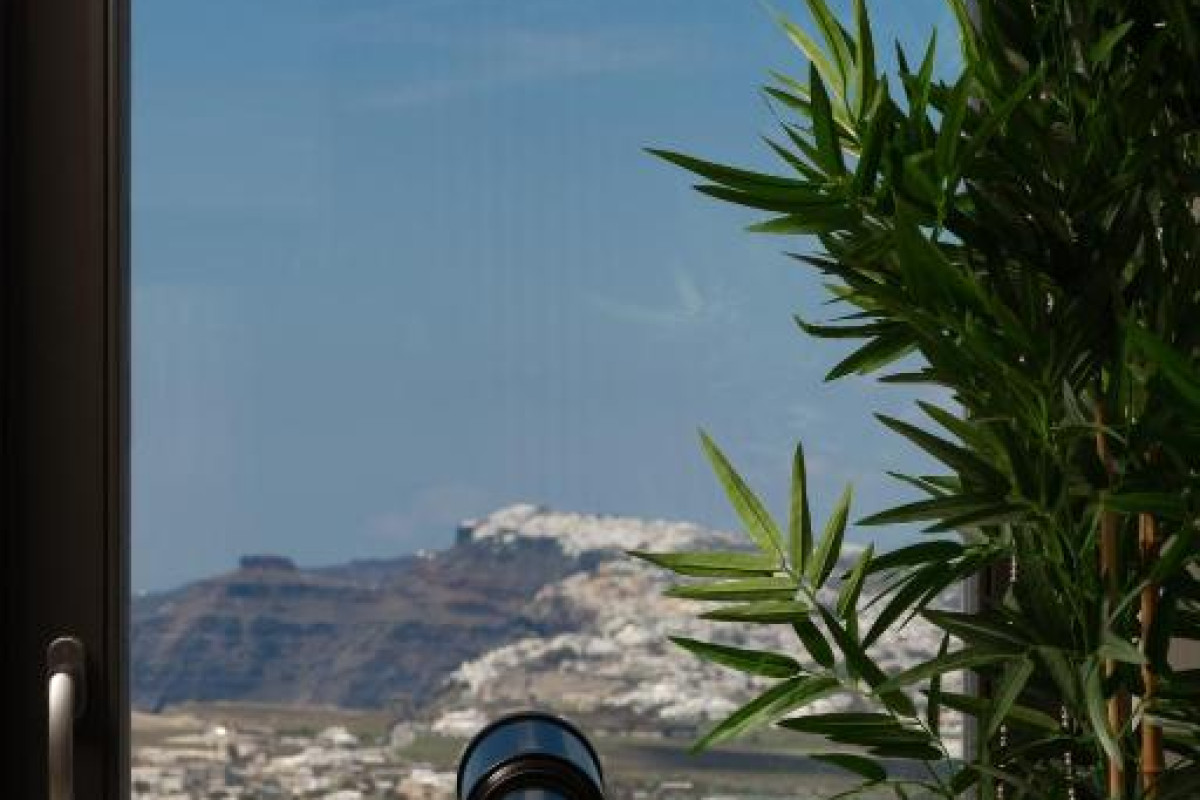 Apikia Santorini