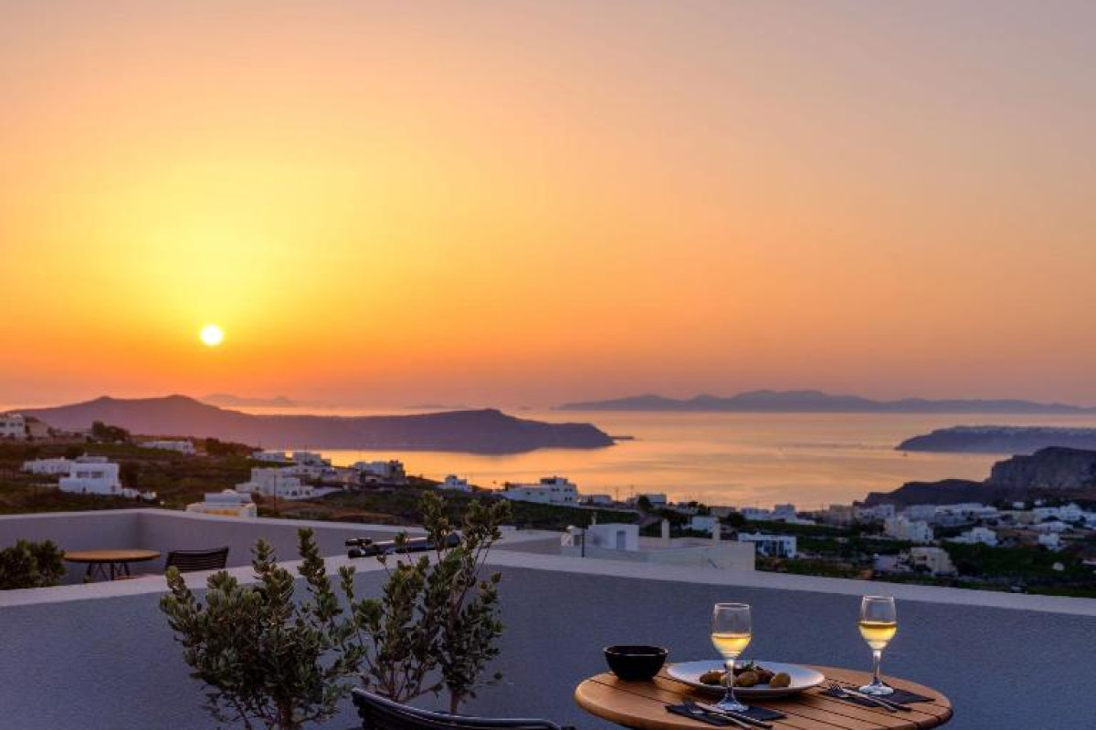 Apikia Santorini