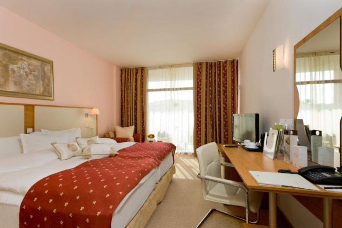 APOLLO GOLDEN SANDS