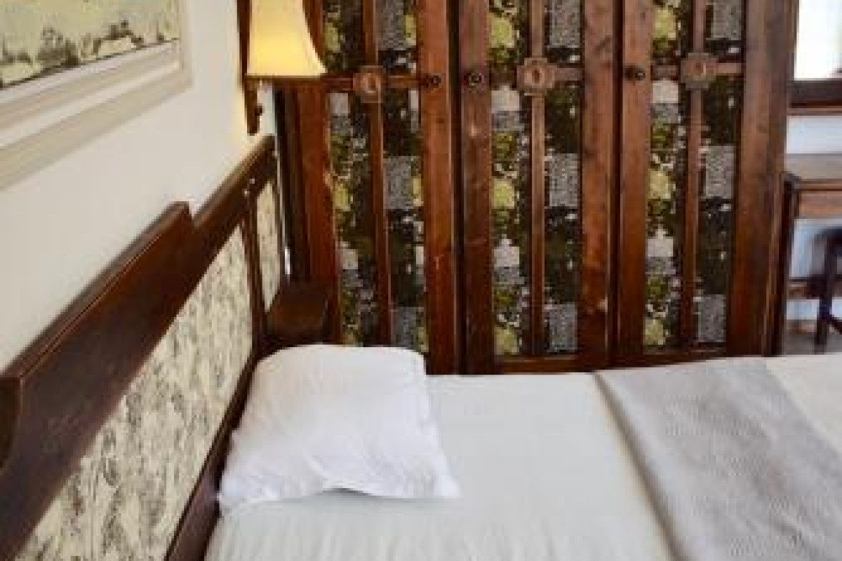 Apolonia Hotel