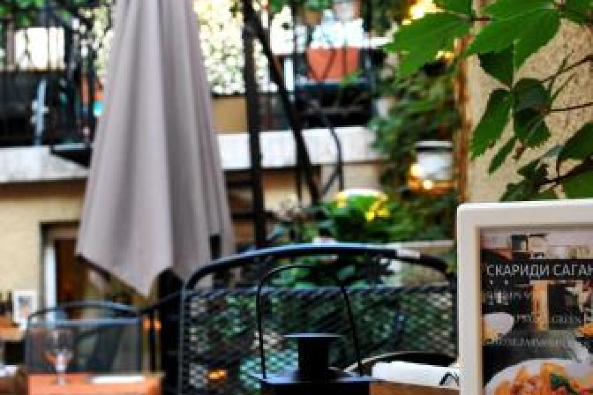 Apolonia Hotel