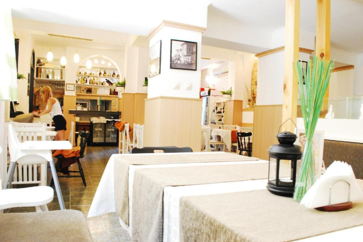 Apolonia Hotel
