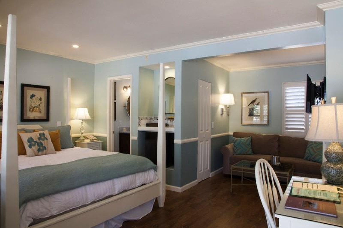 Apple Farm Inn