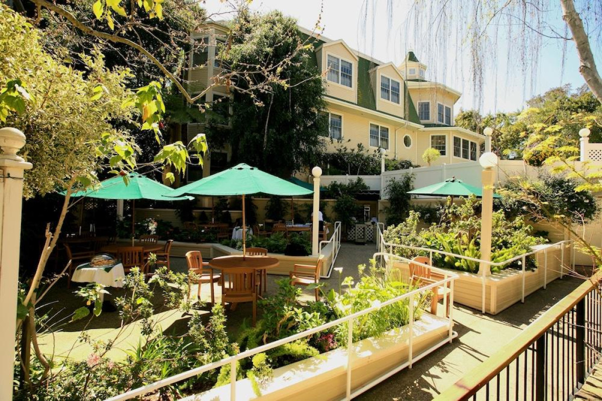 Apple Farm Inn