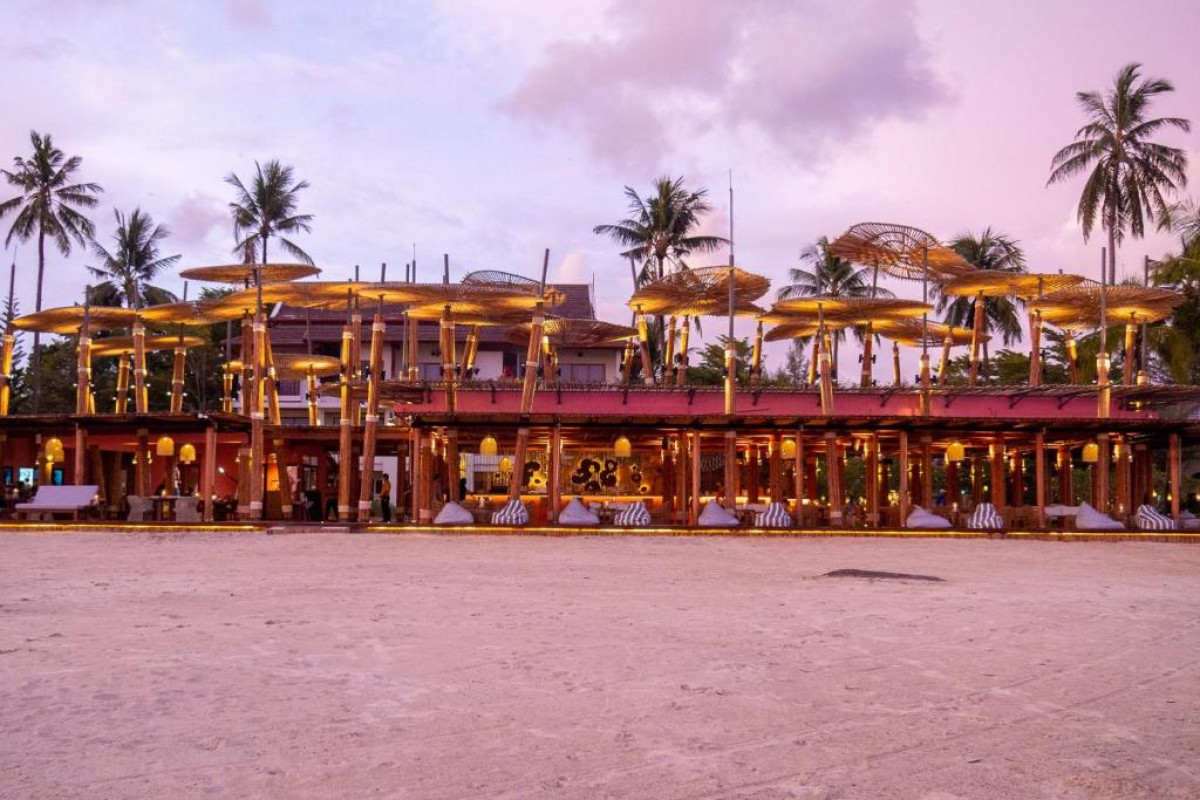 Apsara Beachfront  Resort & Villa