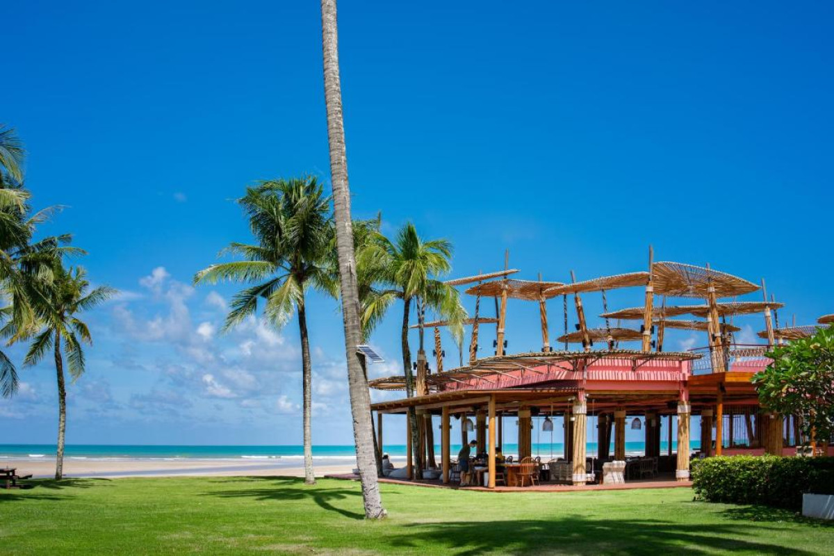 Apsara Beachfront  Resort & Villa