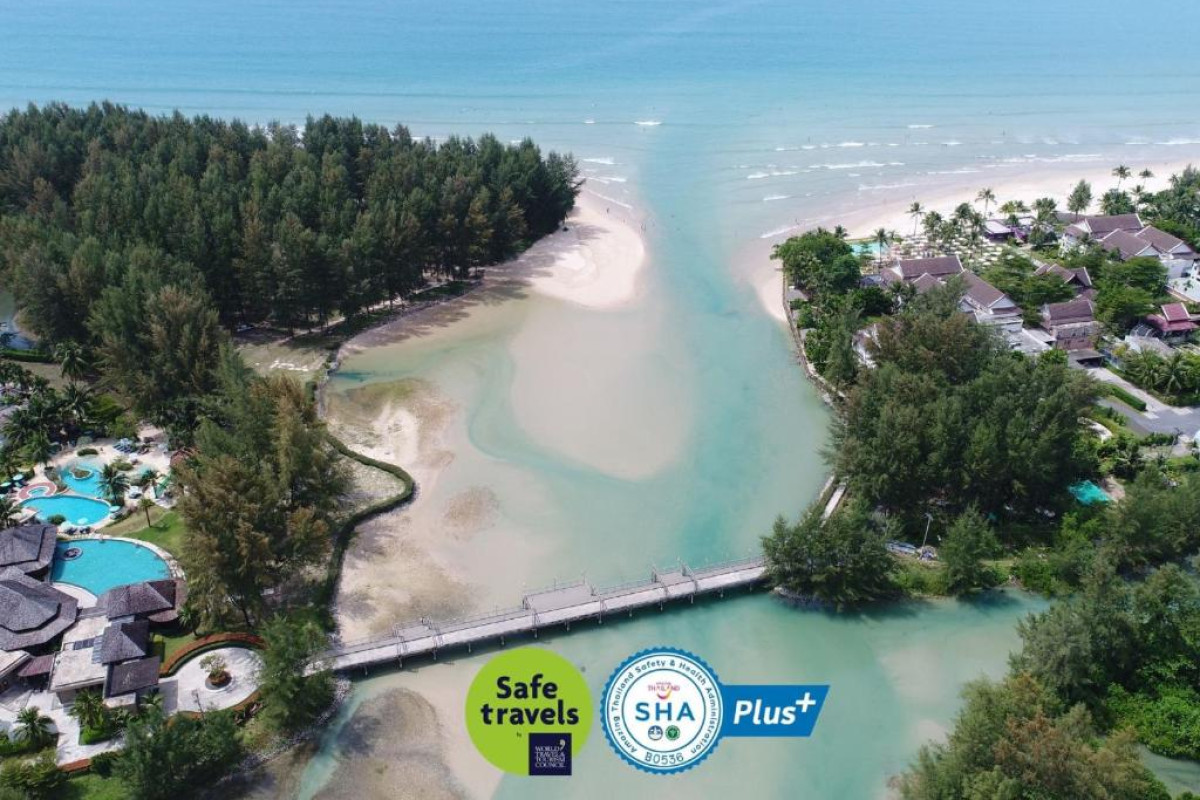 Apsara Beachfront  Resort & Villa