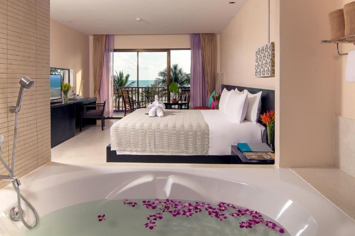 Apsara Beachfront  Resort & Villa