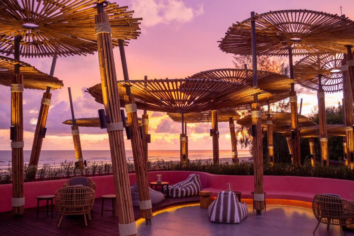 Apsara Beachfront  Resort & Villa