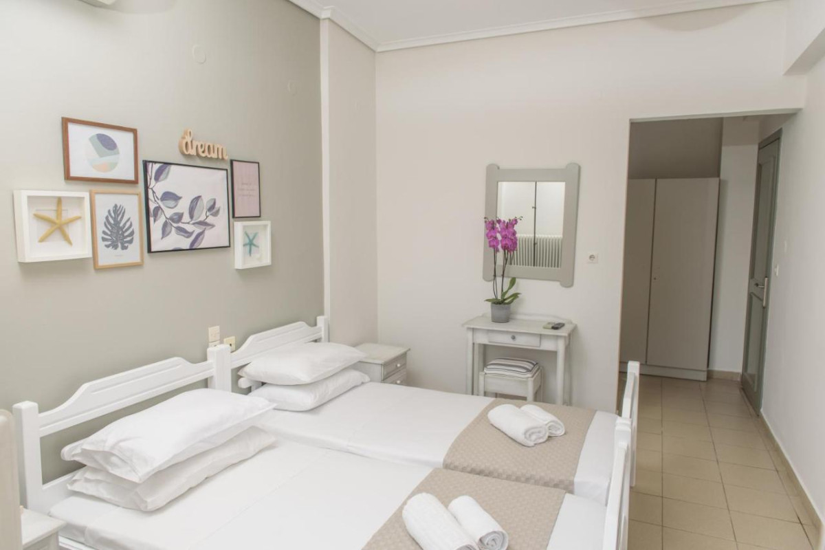 Aqua Beachfront Elegant Hotel