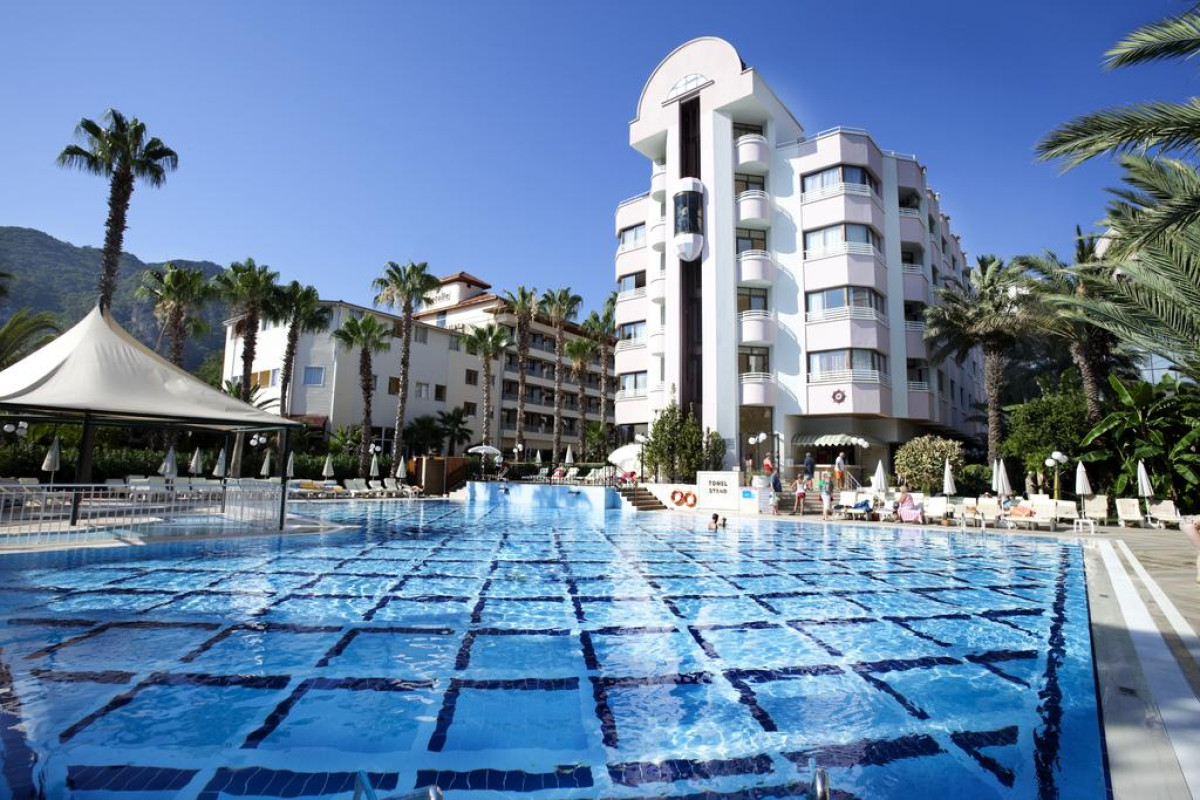 AQUA HOTEL
