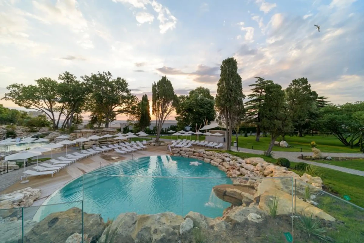 AQUAHOUSE ENSANA HOTEL