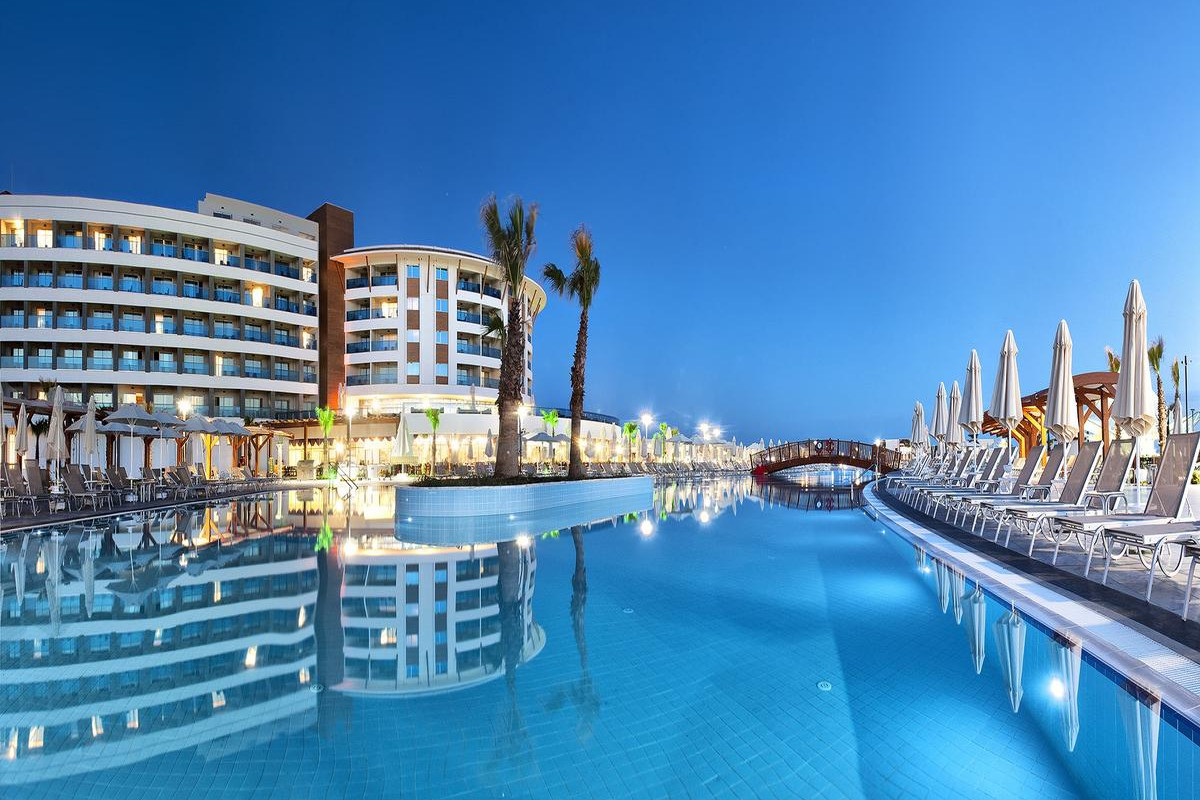 AQUASIS DELUXE RESORT & SPA