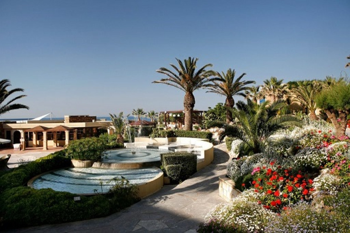 AQUILA RITHYMNA BEACH