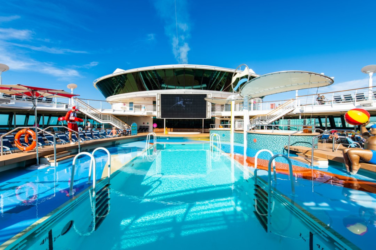 ARCTIC CIRCLE CRUISE