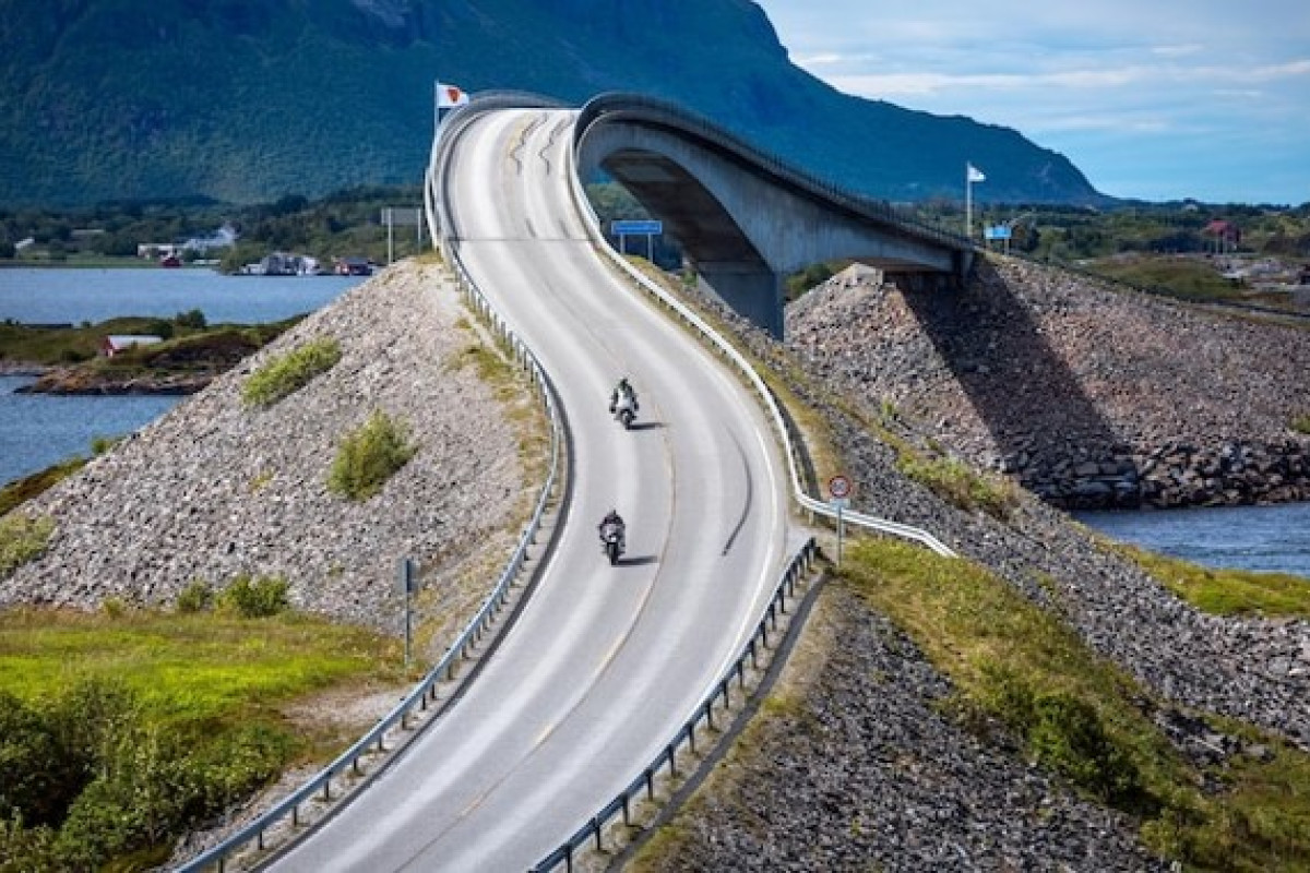 ARCTIC CIRCLE CRUISE