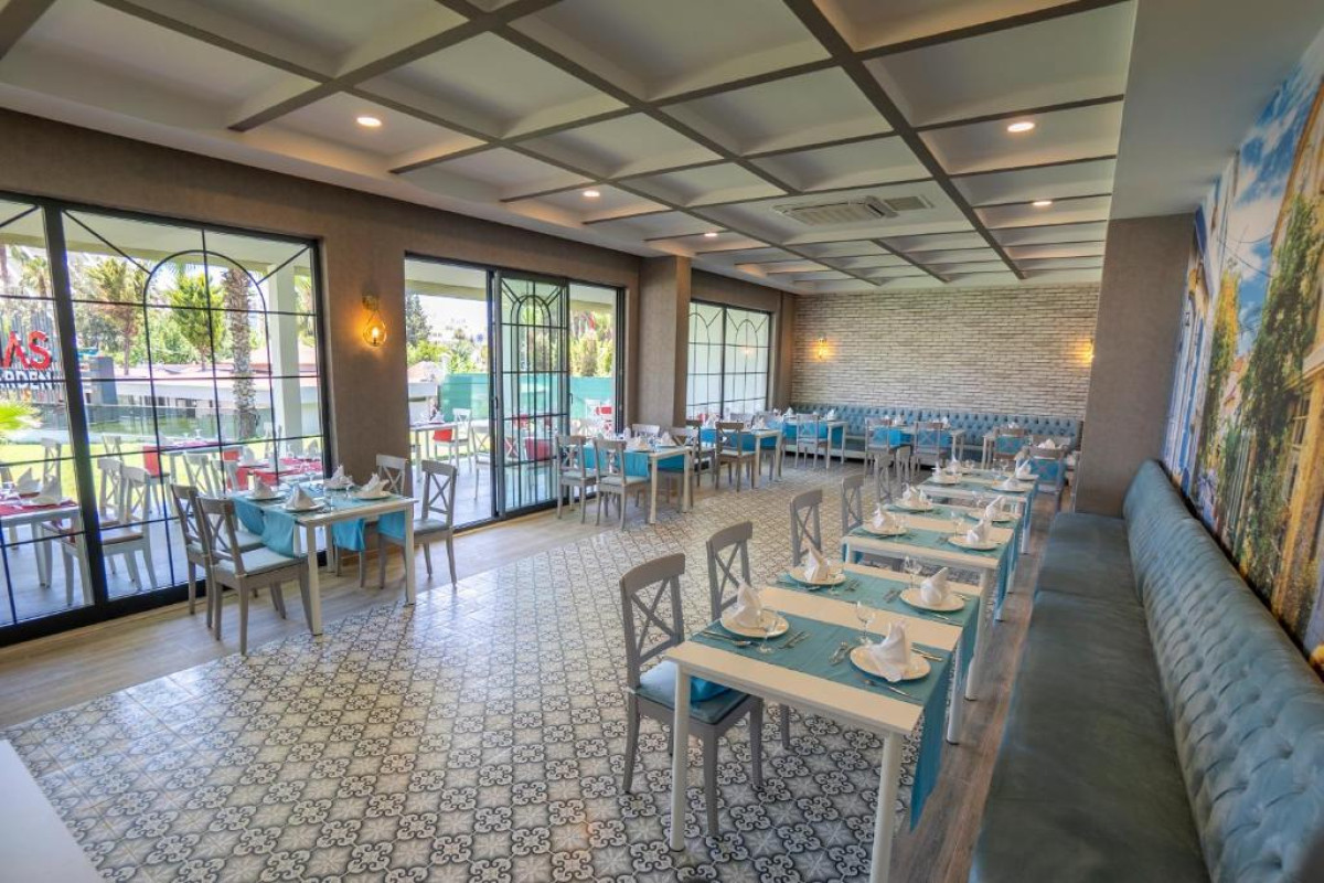 Armas Garden Hotel
