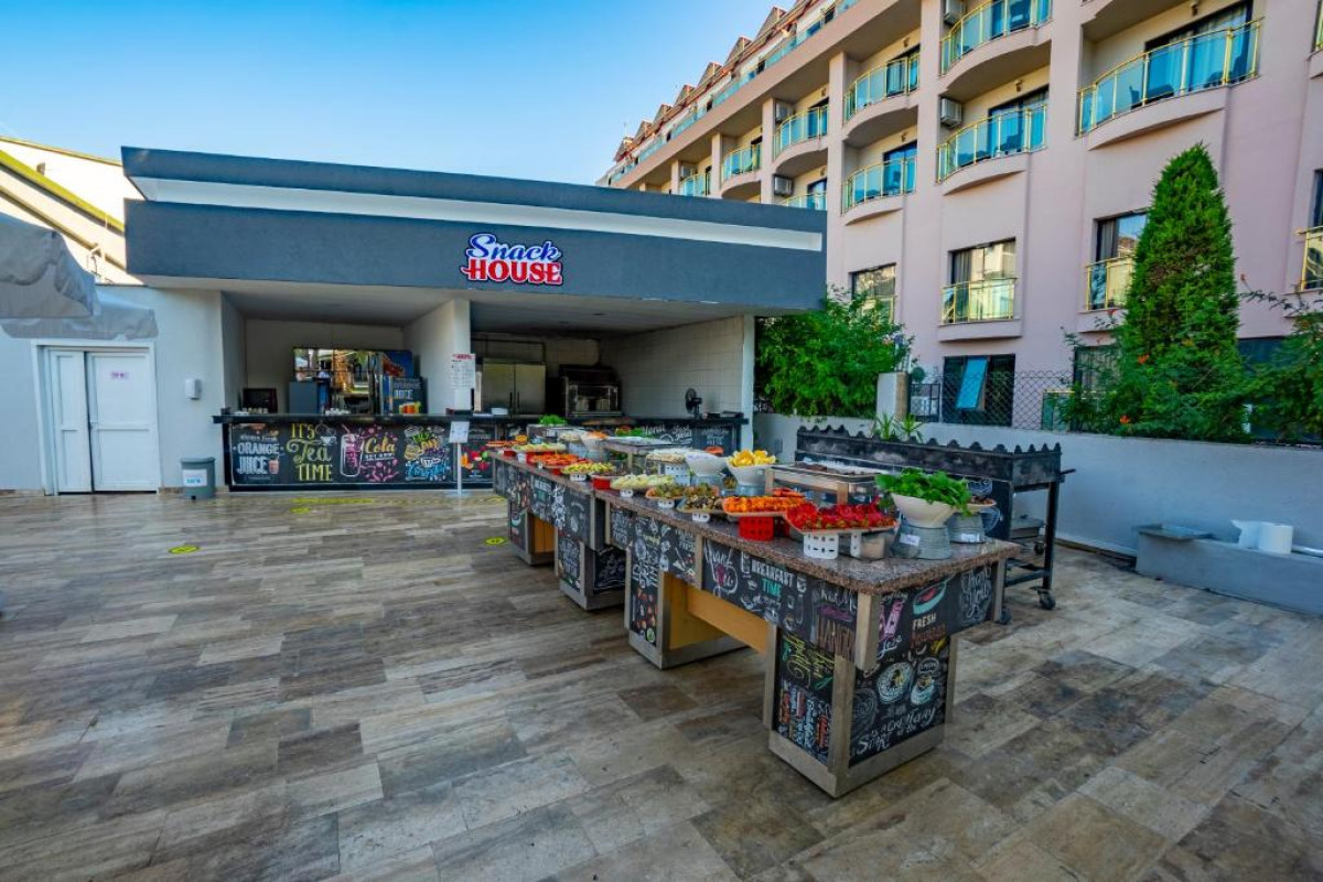 Armas Garden Hotel