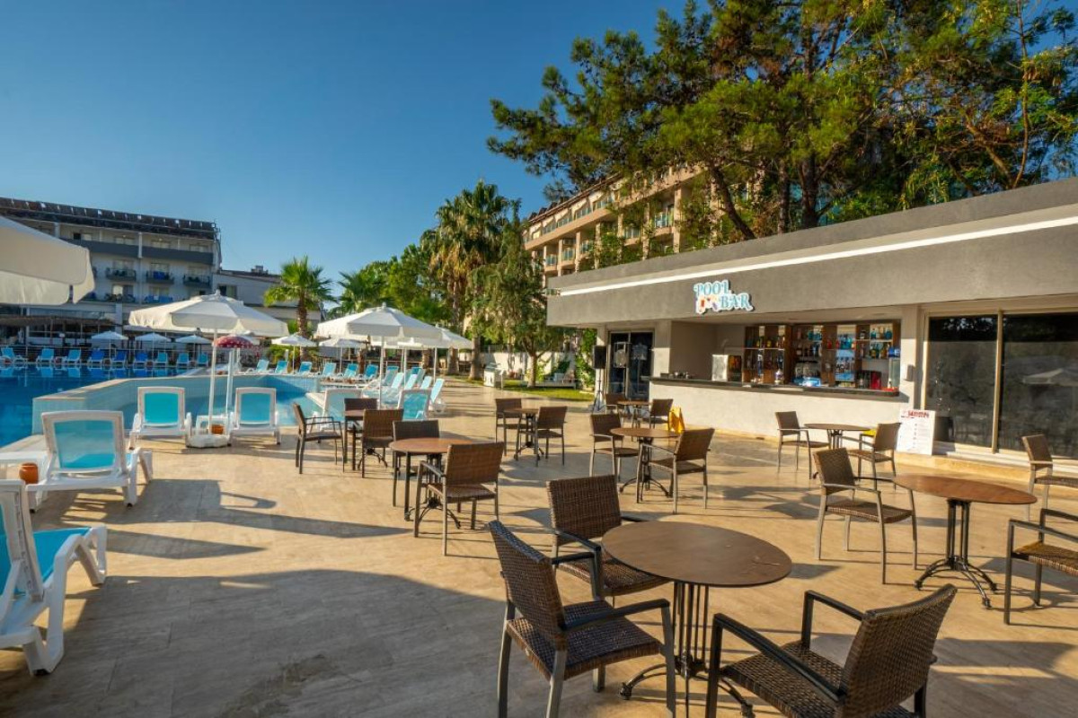 Armas Garden Hotel