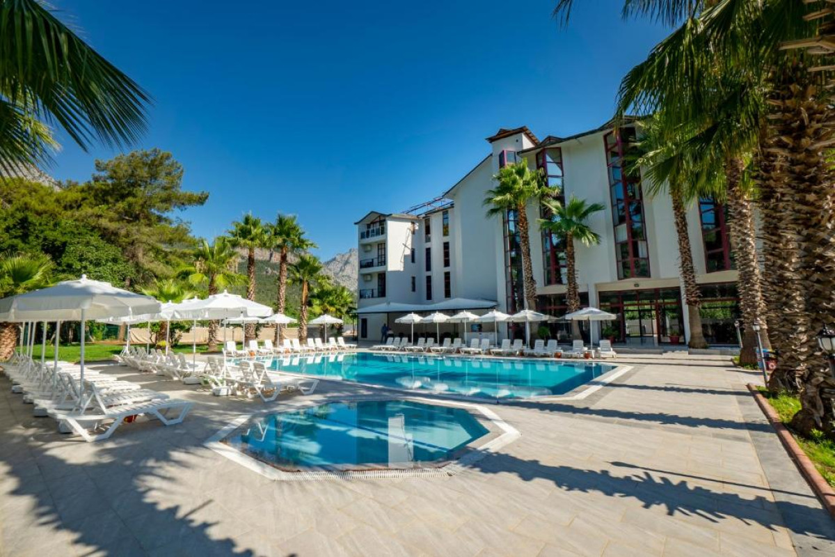 Armas Garden Hotel
