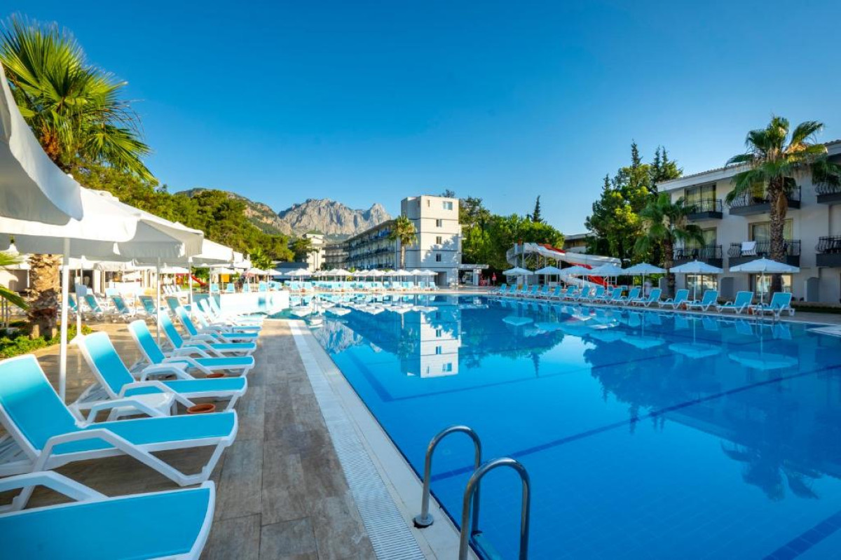 Armas Garden Hotel