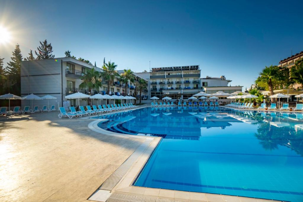 Armas Garden Hotel