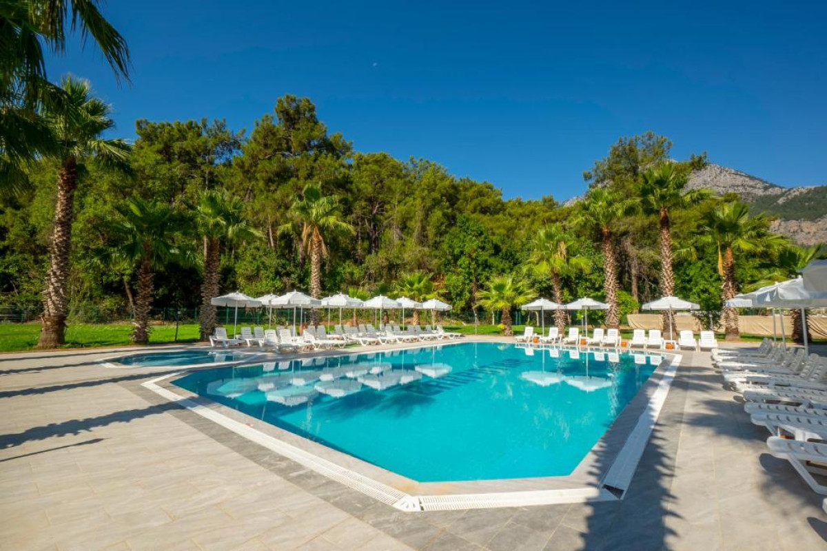 Armas Garden Hotel