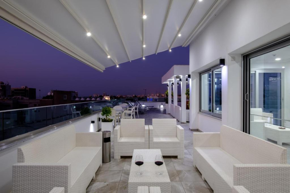 Art & Wine Studios and Apts