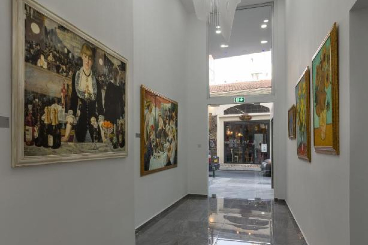 Art & Wine Studios and Apts