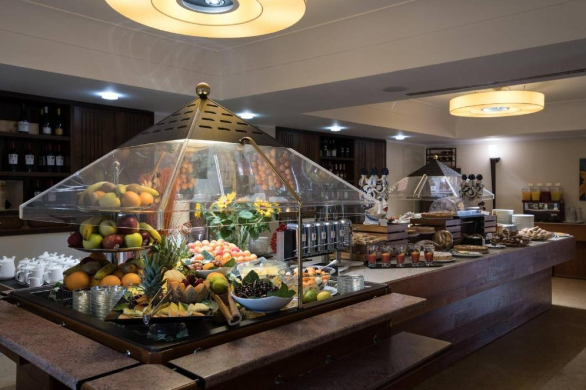 Artemis Hotel