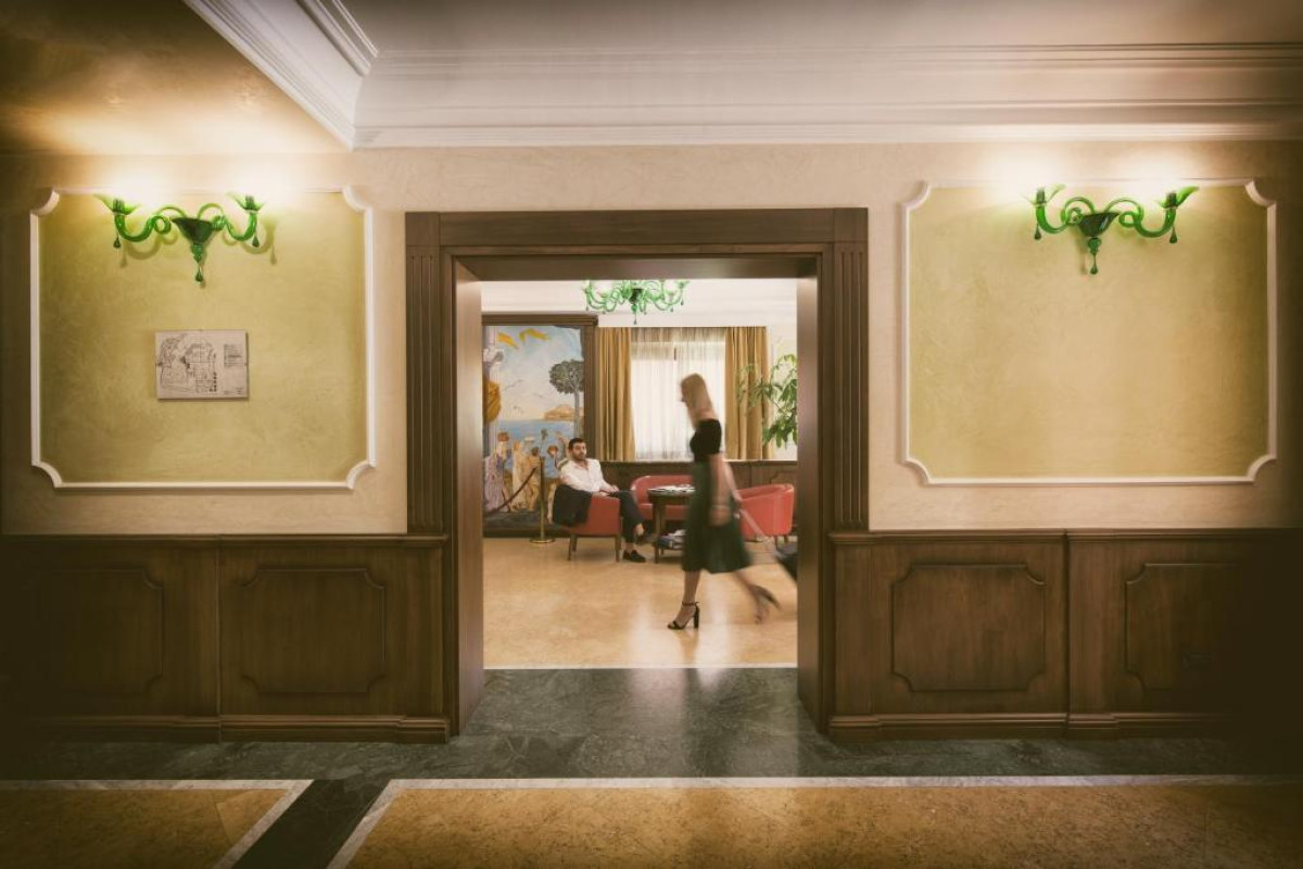 Artemis Hotel