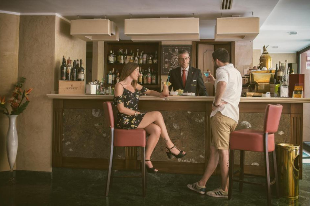 Artemis Hotel