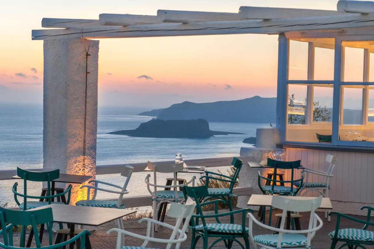 Artemis Suites Santorini