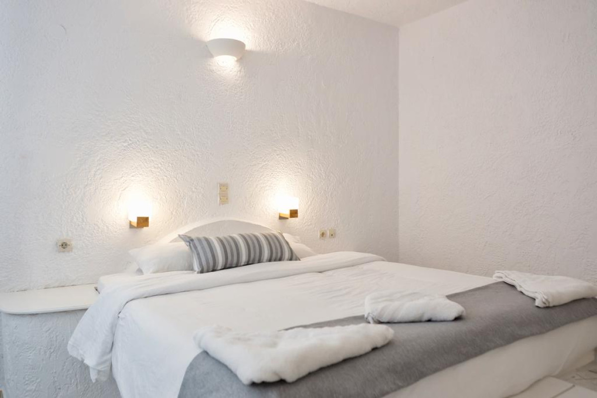 Artemis Suites Santorini