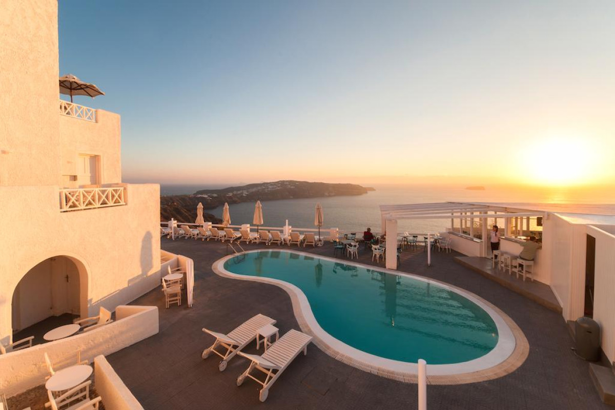 Artemis Suites Santorini