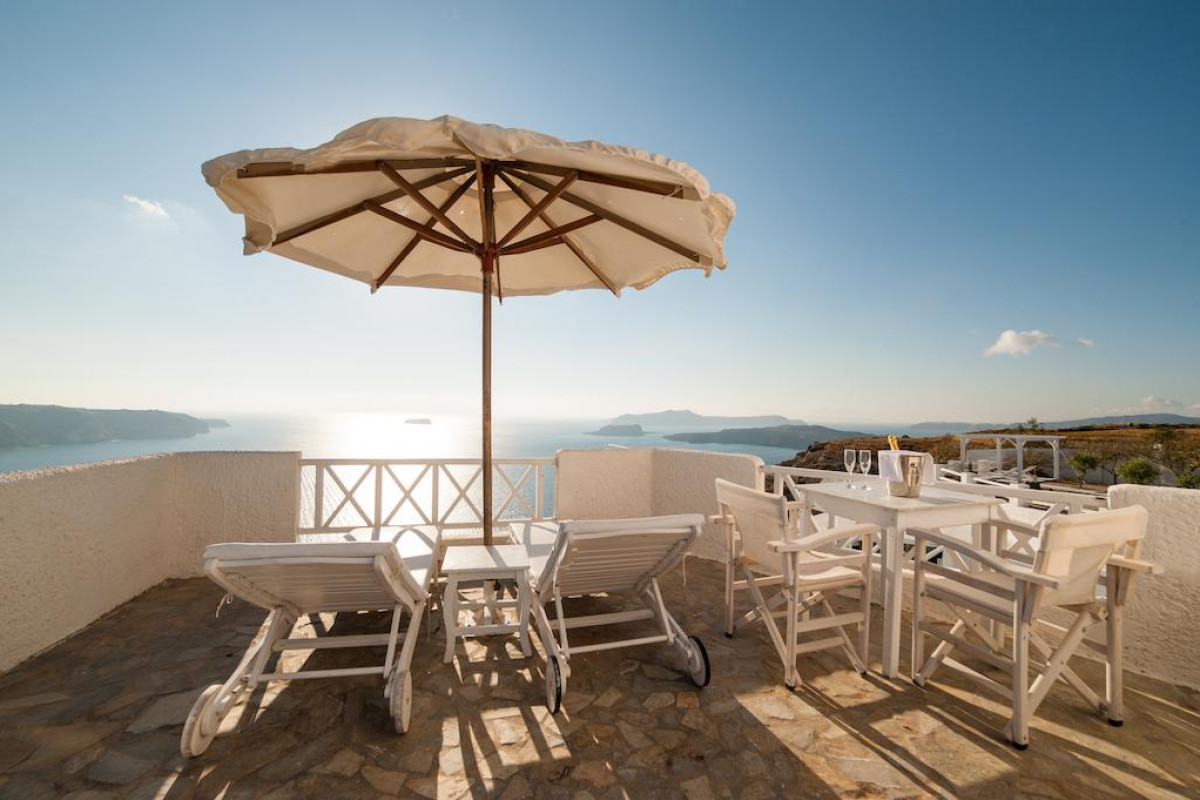 Artemis Suites Santorini