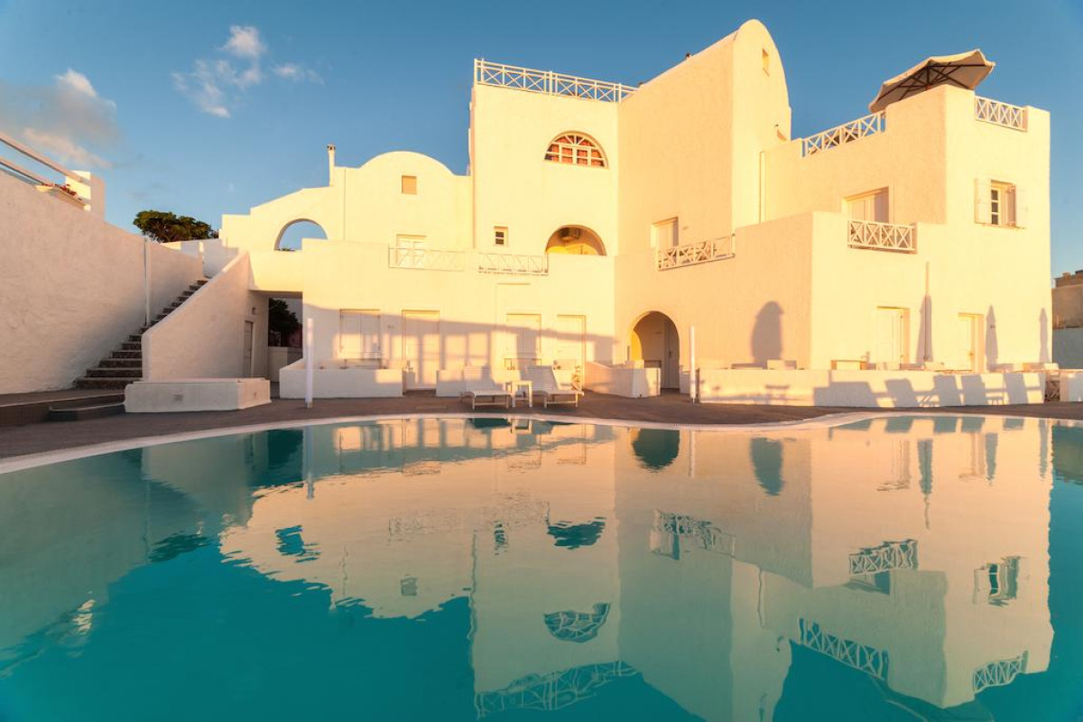Artemis Suites Santorini