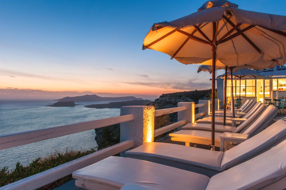 Artemis Suites Santorini