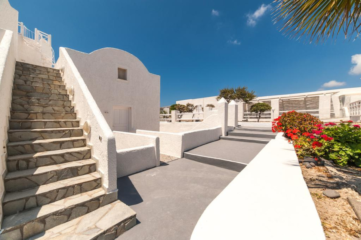 Artemis Suites Santorini