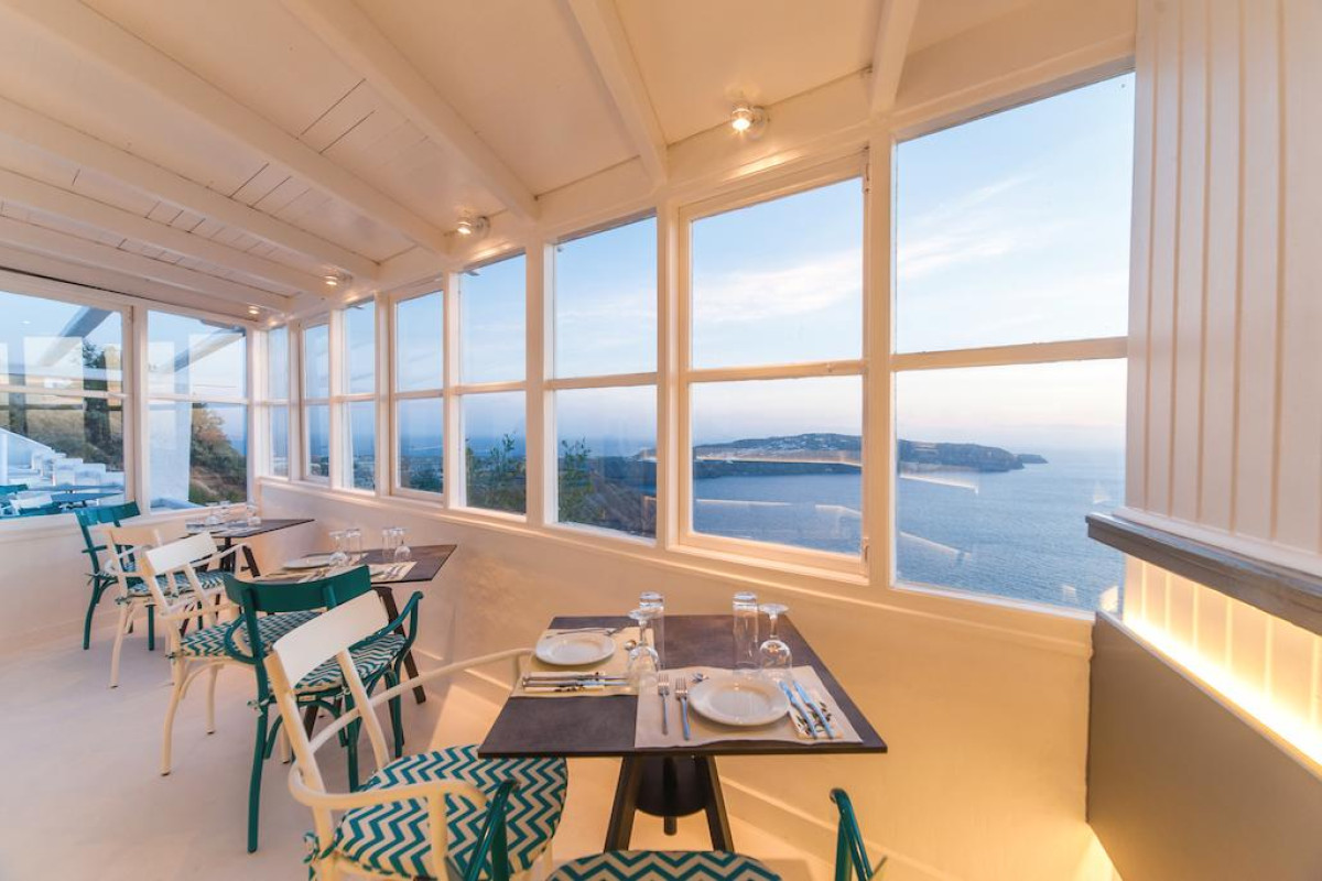 Artemis Suites Santorini