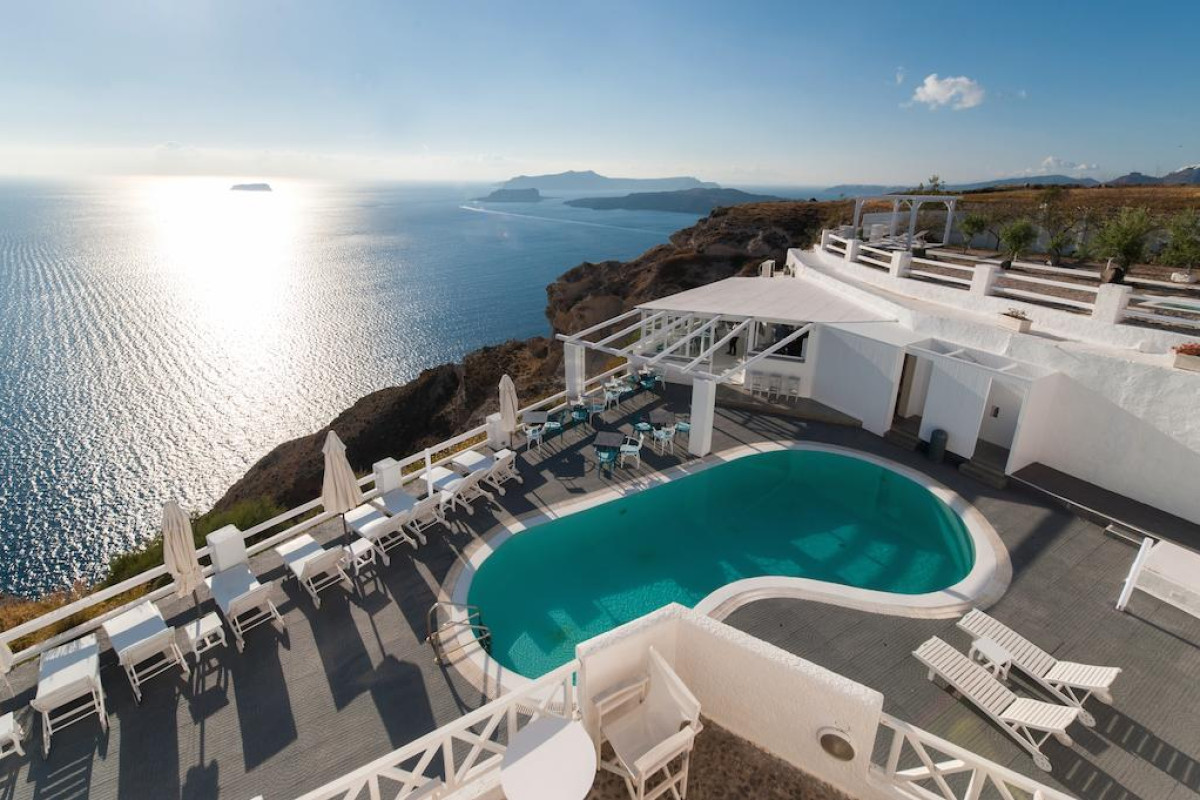 Artemis Suites Santorini