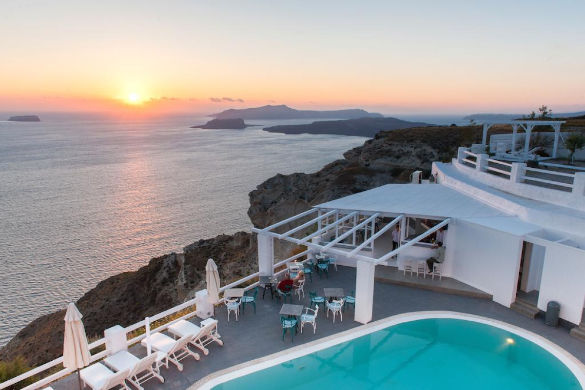 Artemis Suites Santorini
