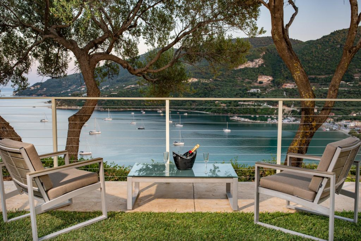 Artina Luxury Villa