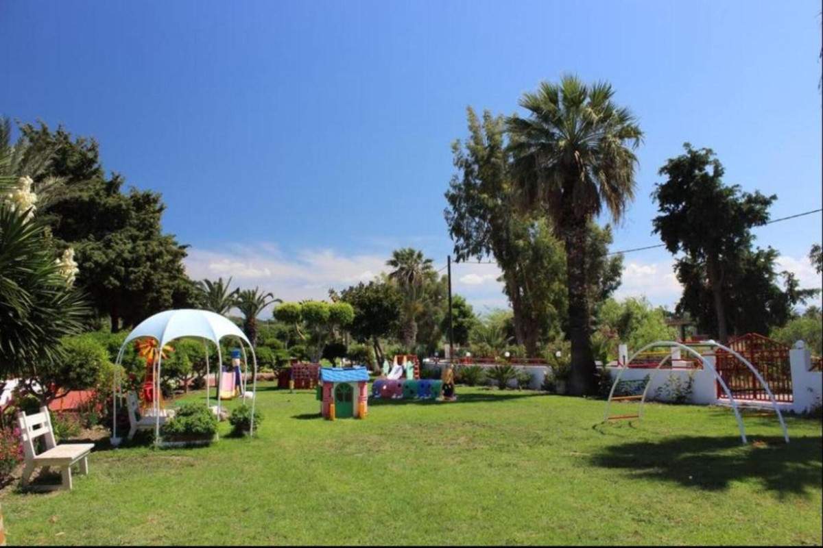 ASTERIAS BAY HOTEL