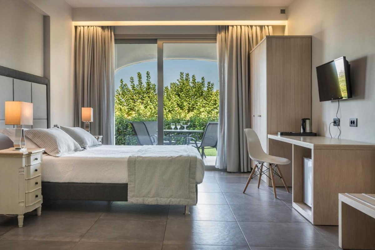 Astra Village Hotel& Spa