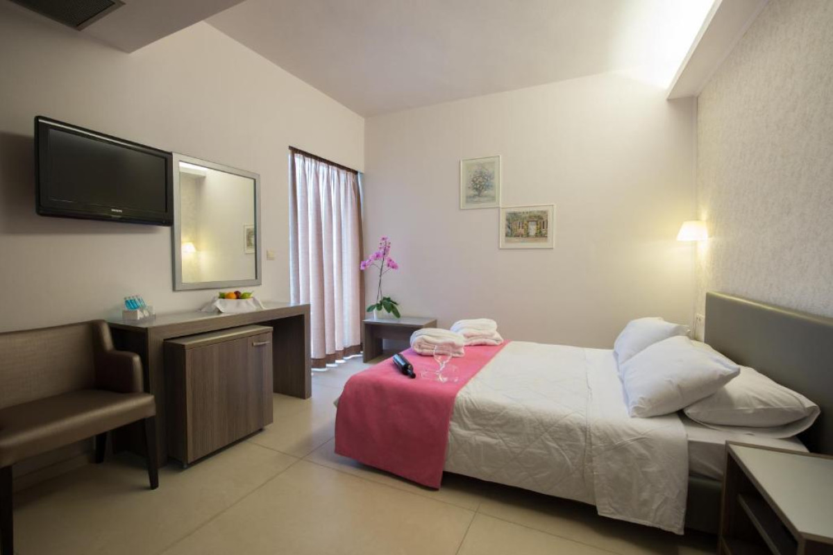 Astron Hotel