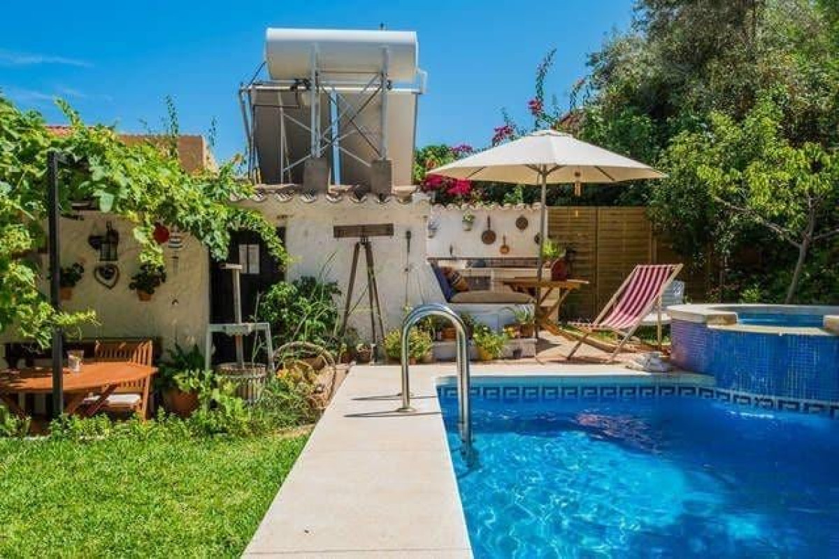 At Home Malaga Stay & Solo Travellers