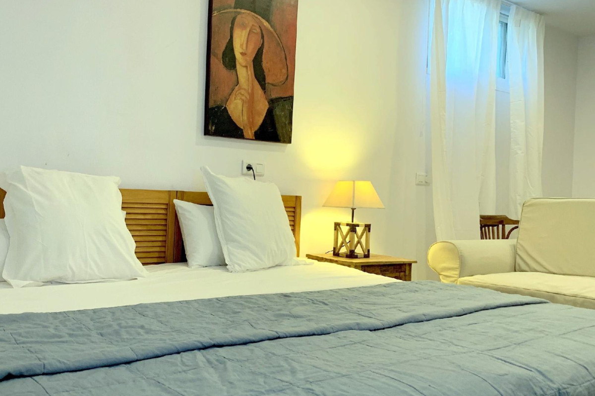 At Home Malaga Stay & Solo Travellers