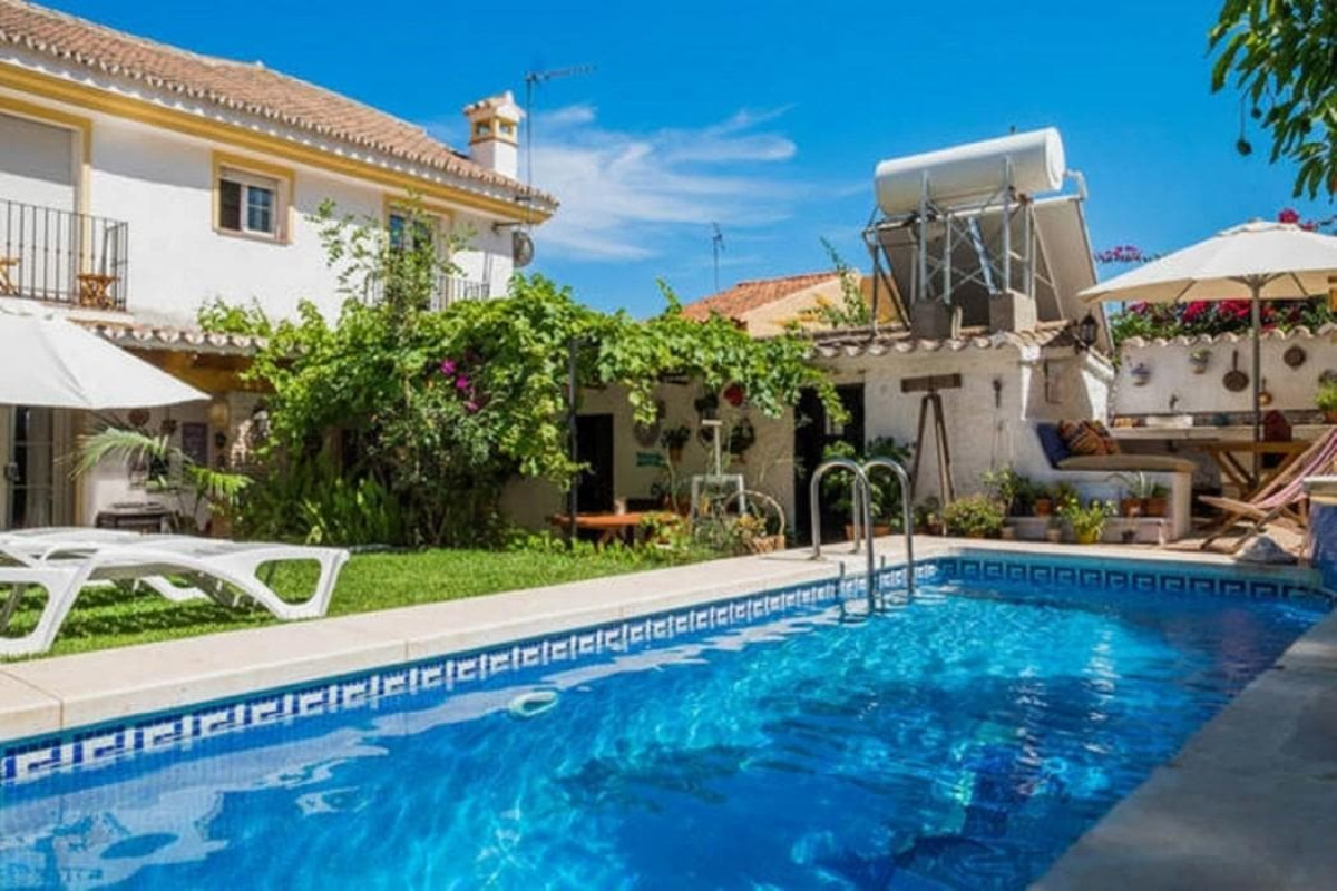 At Home Malaga Stay & Solo Travellers