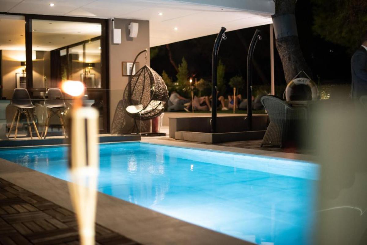 Athenian Riviera Hotel& Suites